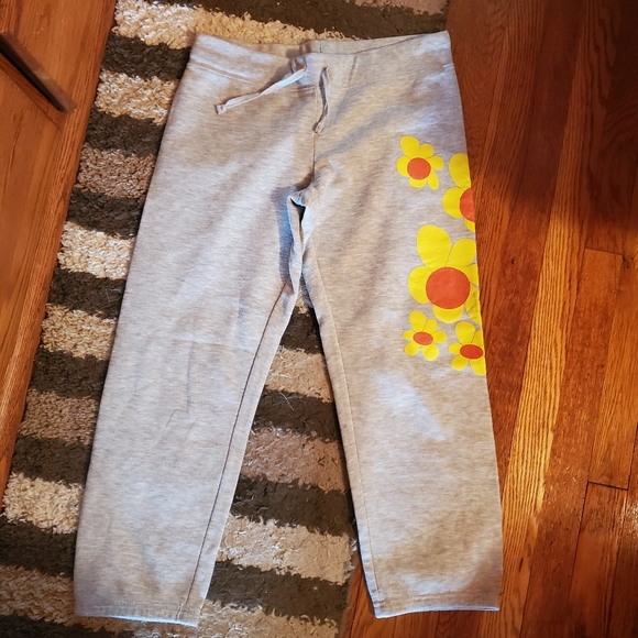 Two Junior Capri Joggers - Picture 5 of 13